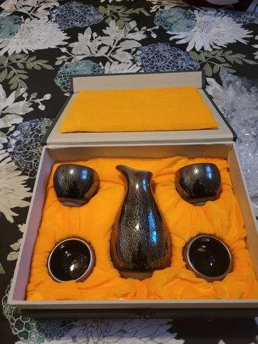 Customer photo review of Tears Sake Set
