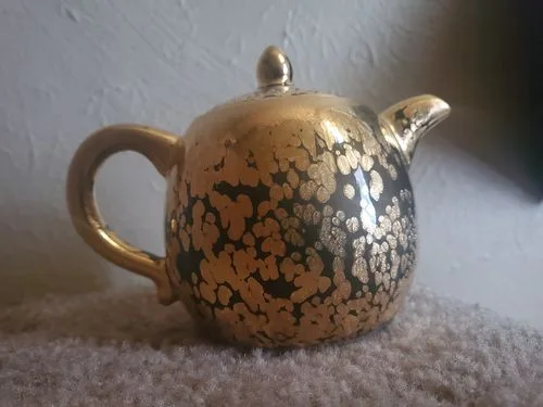 Customer photo review of Gold Teapot