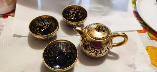 Customer photo review of Gold Teapot