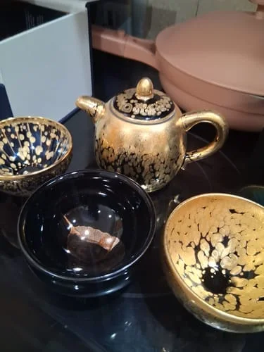 Customer photo review of Gold Teapot